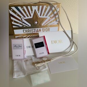 𝐏𝐑𝐈𝐂𝐄 𝐅𝐈𝐑𝐌 🎀 Dior phone holder and beauty set